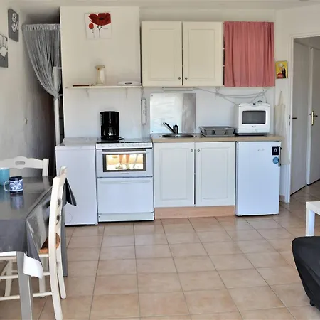 Apartment Climatise 2 Pieces Avec Balcon Et Garage Privatif A - Fr-1-226b-101 *